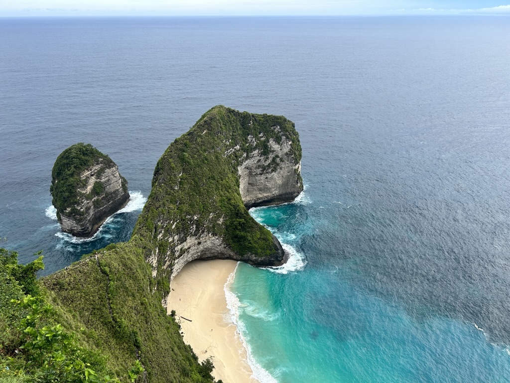 Najpiękniejsza plaża na Bali Kelingking - Instagramowe miejsce na Bali Dinozaur