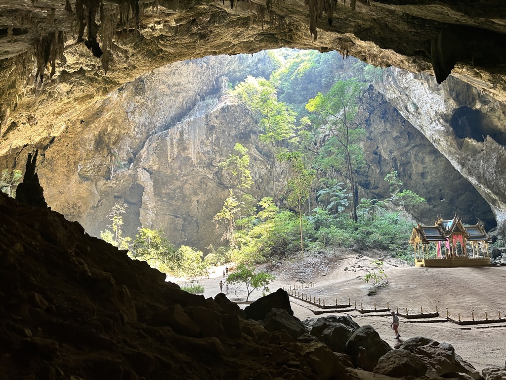 Phraya Nakhon - Ukryta świątynia w jaskini 1 Phraya Nakhon świątynia ukryta w jaskinii Tajlandia