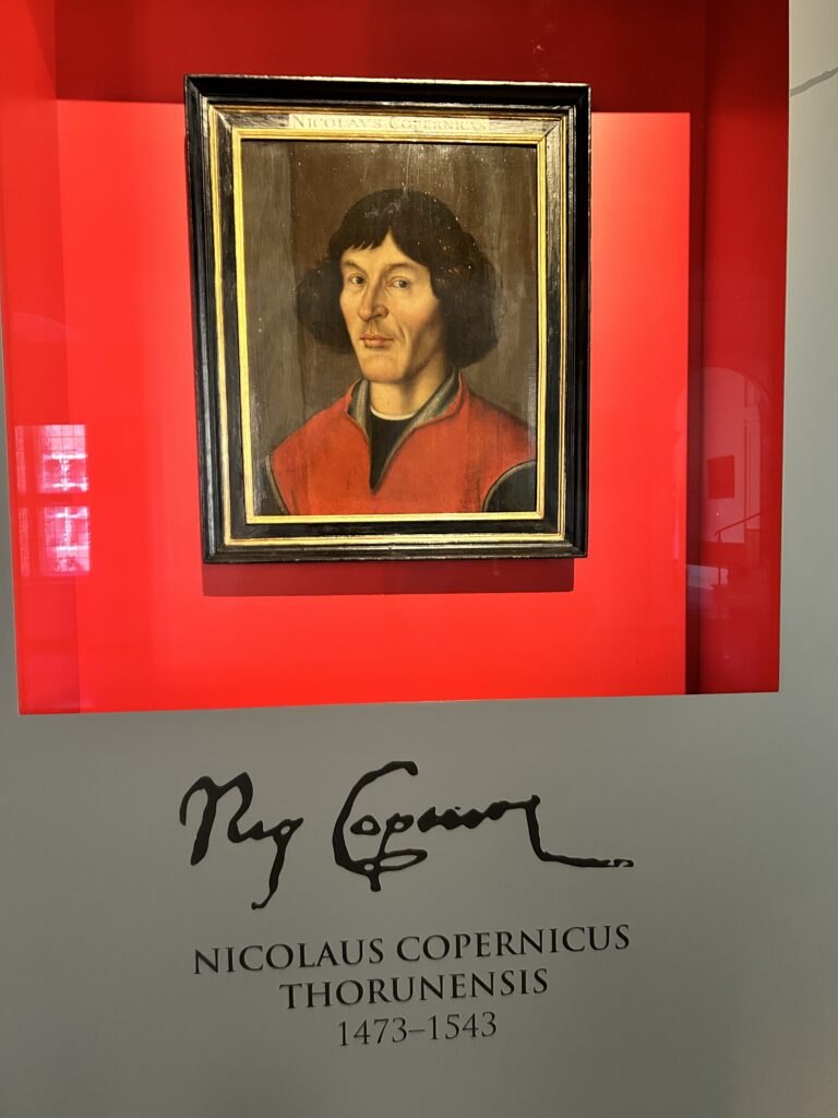 Rynek Staromiejski w Toruniu - historia, legendy, ciekawostki 4 portret Kopernika w muzeum w ratuszu w Toruniu