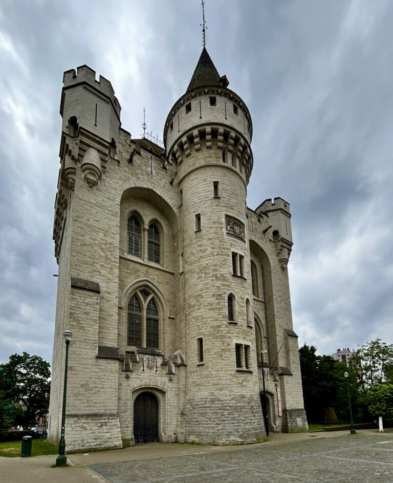 Port de Halle w Brukseli - warto odwiedzić średniowieczną bramę miasta
