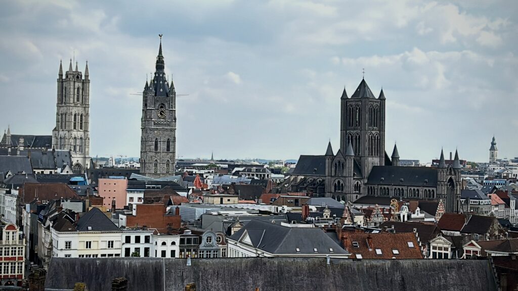 widok na miasto Gent Belgia z zamku