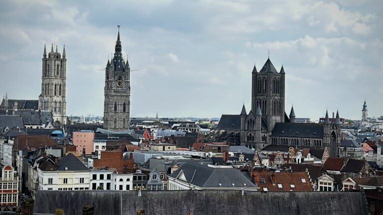 widok na miasto Gent Belgia z zamku