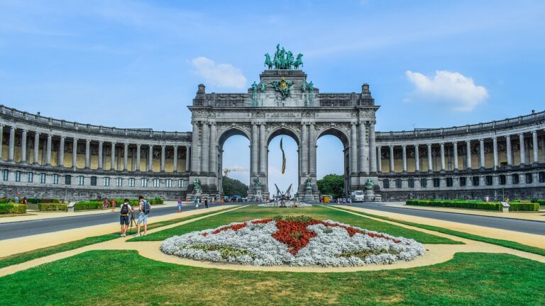 Park Cinquantenaire atrakcja w Brukseli