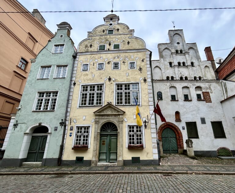 trzej bracia w Rydze - historyczne kamienice w stolicy Łotwy