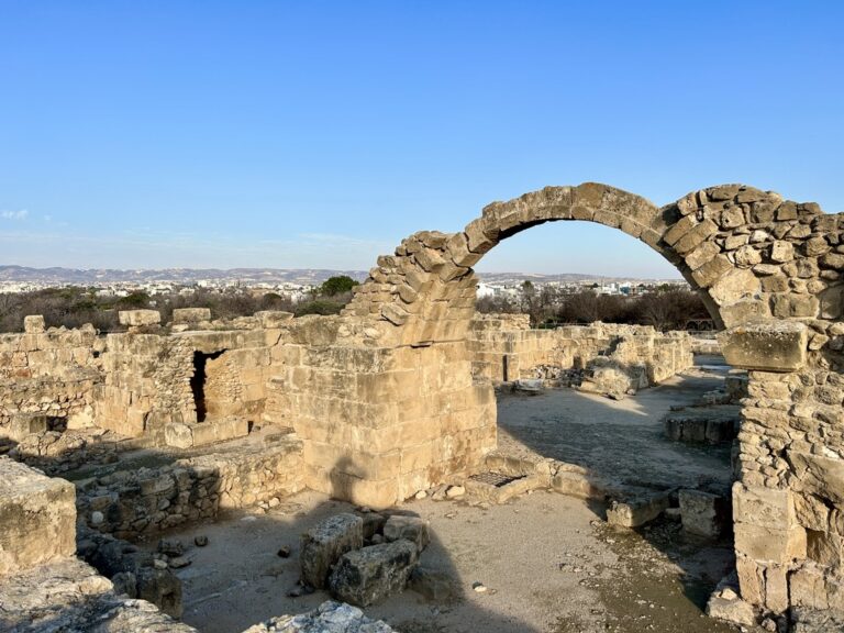 Zamek Saranta Kolones - Nea Pafos Cypr