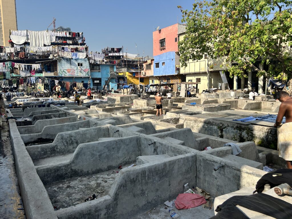 Największa pralnia świata - Dhobi Ghat w Mumbaju 1 największa pralnia świata. - mumbaj indie