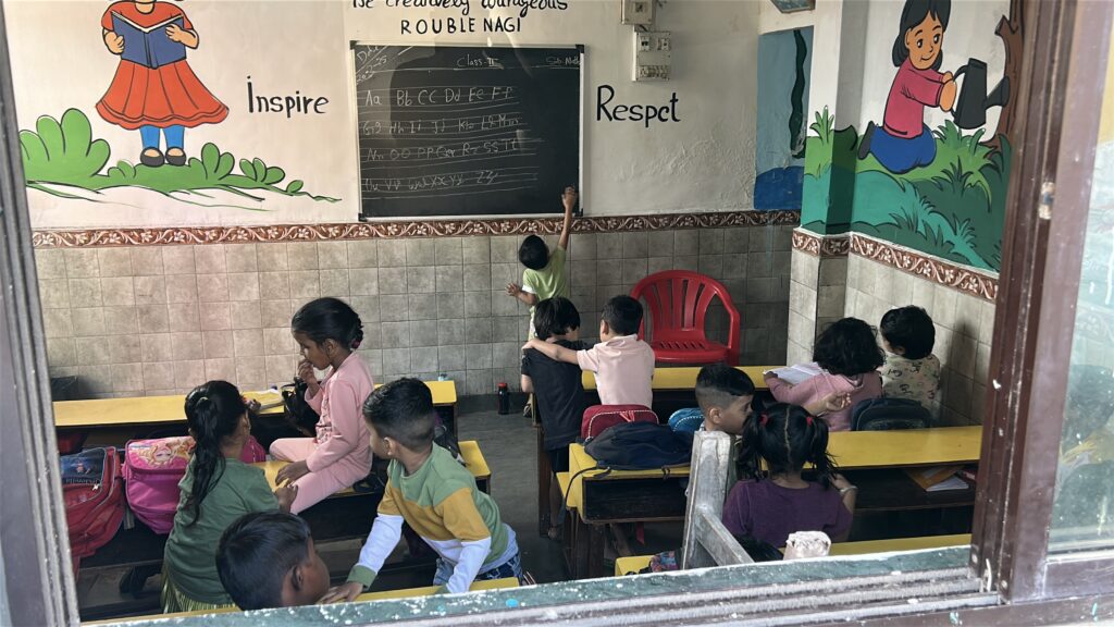 Największa pralnia świata - Dhobi Ghat w Mumbaju 5 przedszkole w największej pralni świata Mumbaj