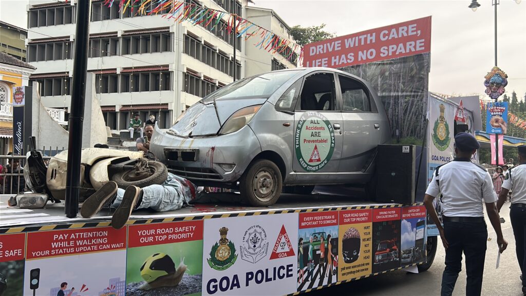 Karnawał 2025 w Goa, jak się bawią w Panaji? 4 Od forma edukacyjna na Paradzie karnawałowej