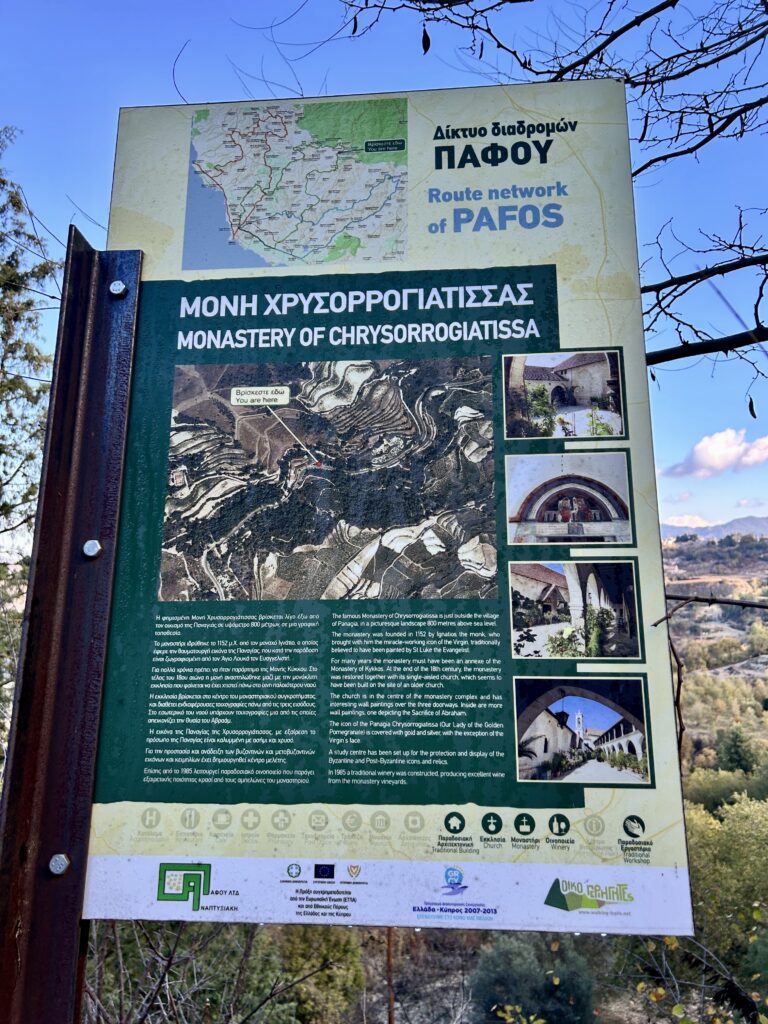 pano panagia tablica informacyjna w górach troodos Cypr