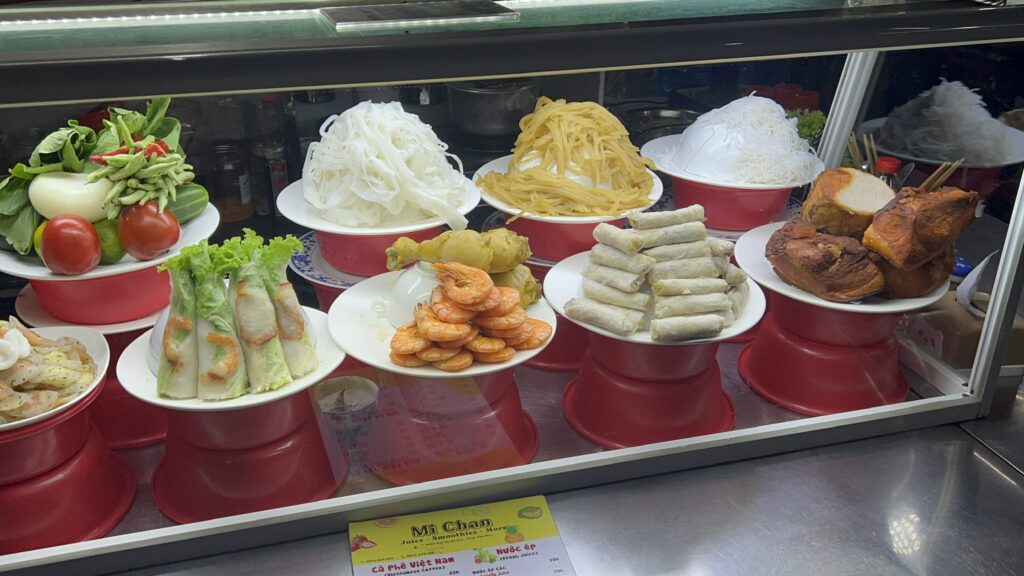 Tradycyjne wietnamskie jedzenie w hoi an