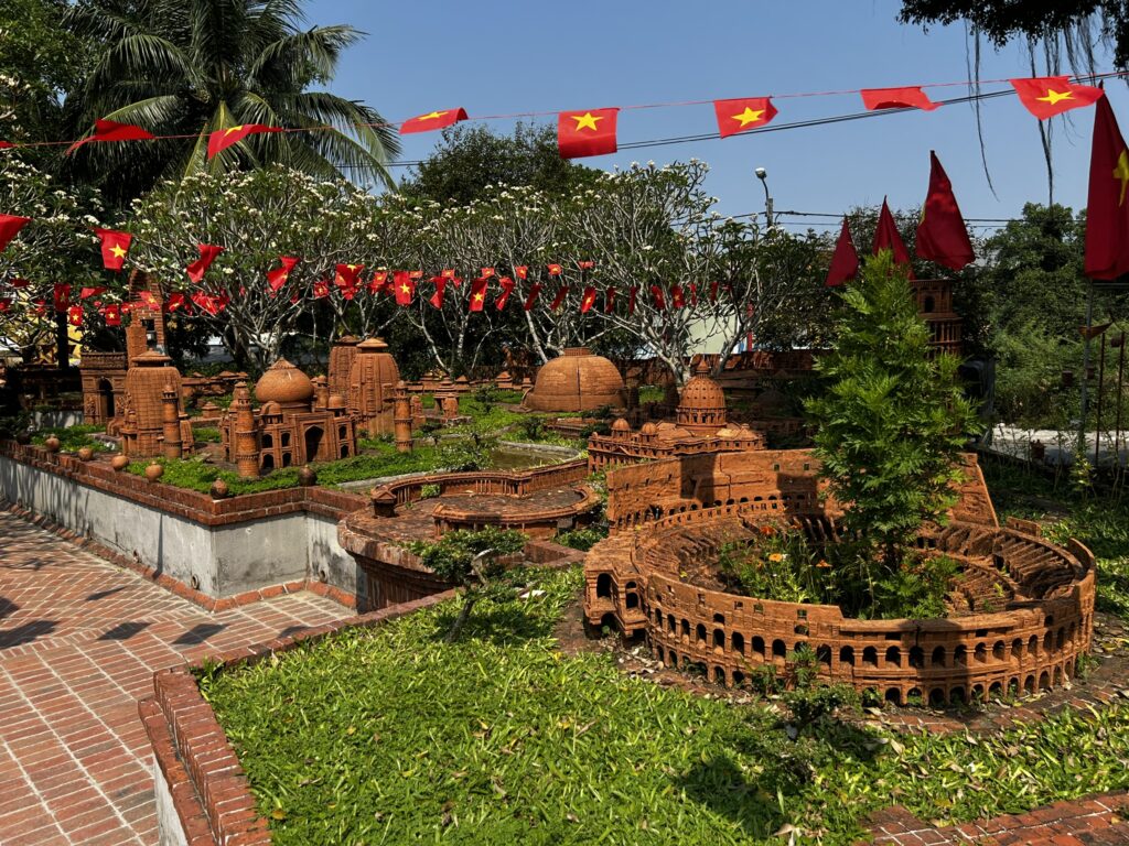 Park Miniatur wykonanych z terakoty w hoi an