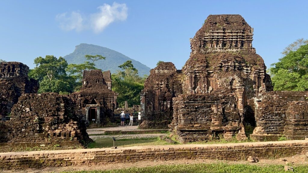 My Son Sanctuary - Ukryta Perła Wietnamu Która Przebija Słynne Angkor Wat 2 my son sanctuary atrakcja Wietnamu i historia