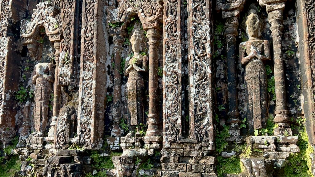 My Son Sanctuary - Ukryta Perła Wietnamu Która Przebija Słynne Angkor Wat 6 zdobienia świątyni, detale architektura my son sanctuary