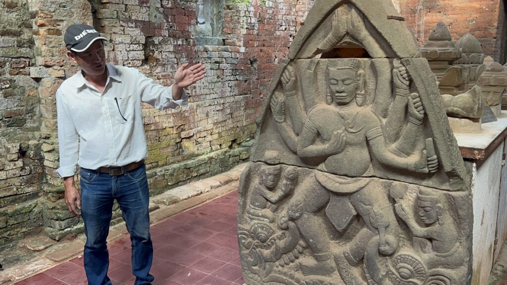 My Son Sanctuary - Ukryta Perła Wietnamu Która Przebija Słynne Angkor Wat 3 połączenie boga Shiwy z królem My Son