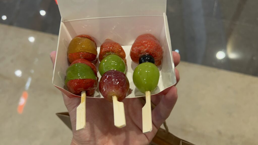 Słodka przekąska z kuchni Chińskiej – owoce w cukrze