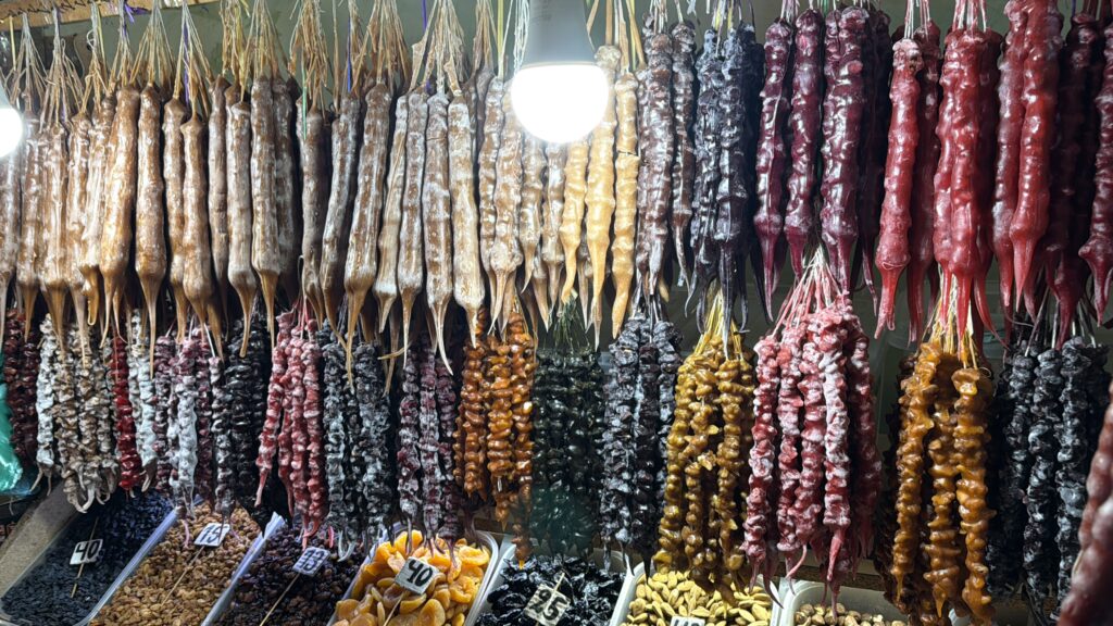 Churchkhela musisz zjeść będąc w Gruzji - naturalne, tradycyjne słodycze